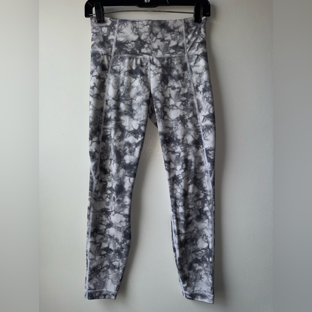 Athleta Gray & White Tie-Dye Leggings